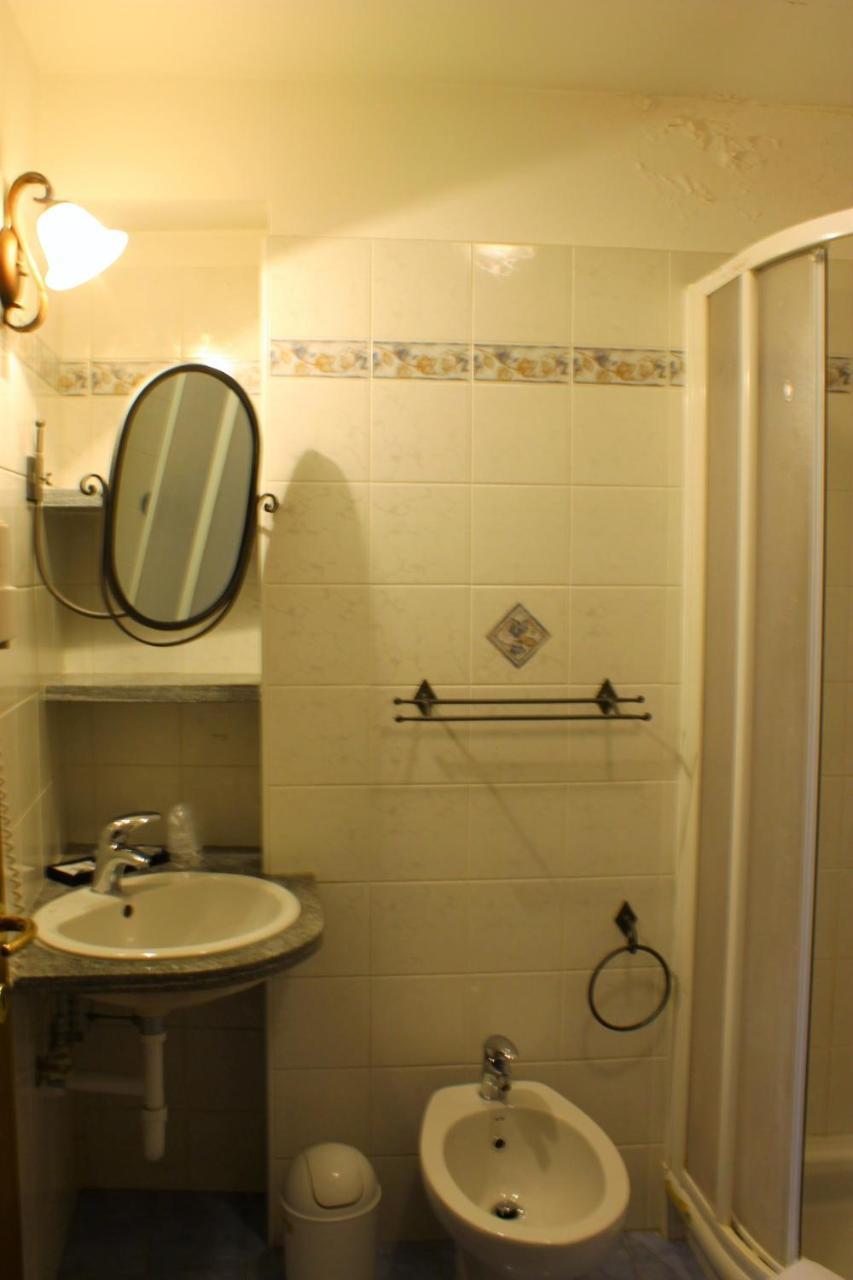 Hotel I Due Monaci Domodossola Esterno foto